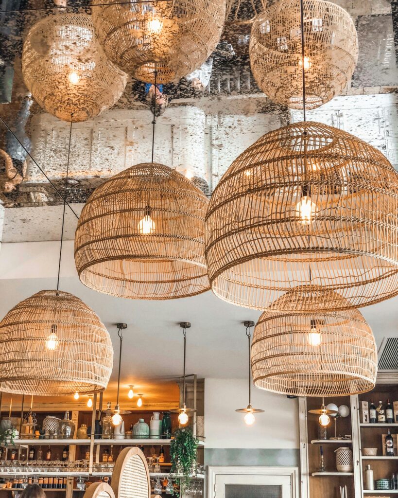 Suspensions en rotin artisanales – luminaires KarpeDiem Deko Chambéry